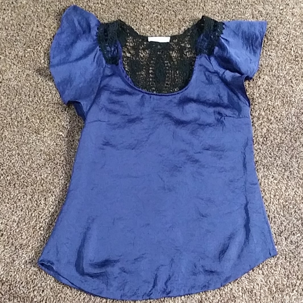 Lace backed short sleeve shirt